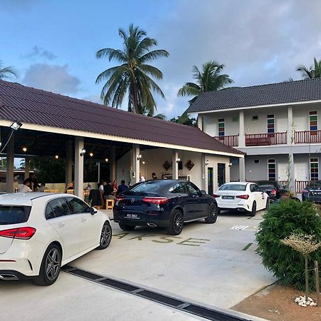 Lakse Inn Homestay Kampong Pengkalan Maras Exteriör bild