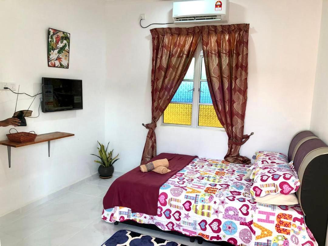 Lakse Inn Homestay Kampong Pengkalan Maras Exteriör bild