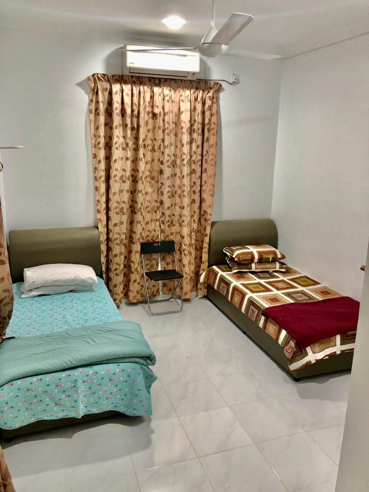 Lakse Inn Homestay Kampong Pengkalan Maras Exteriör bild