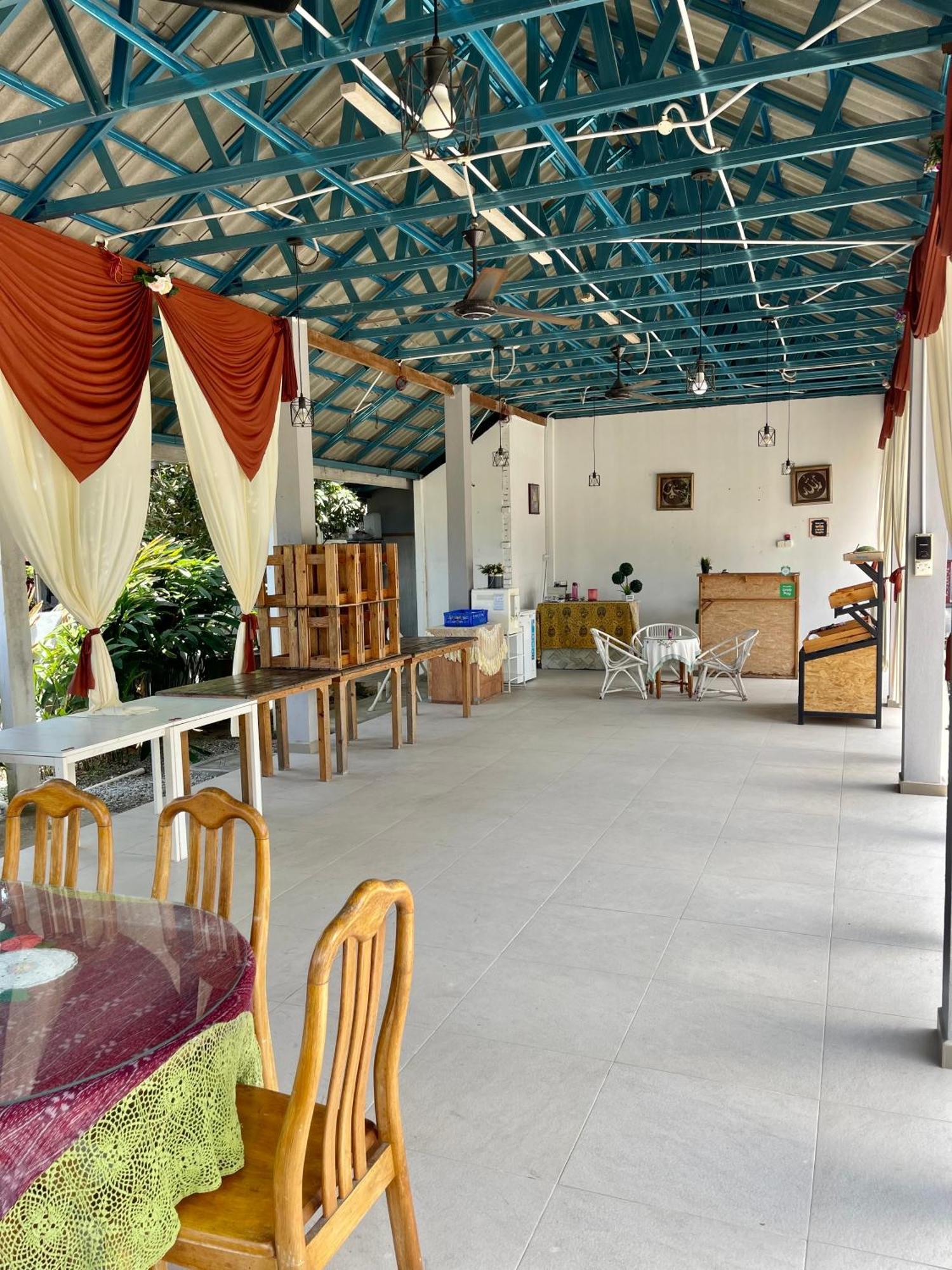 Lakse Inn Homestay Kampong Pengkalan Maras Exteriör bild