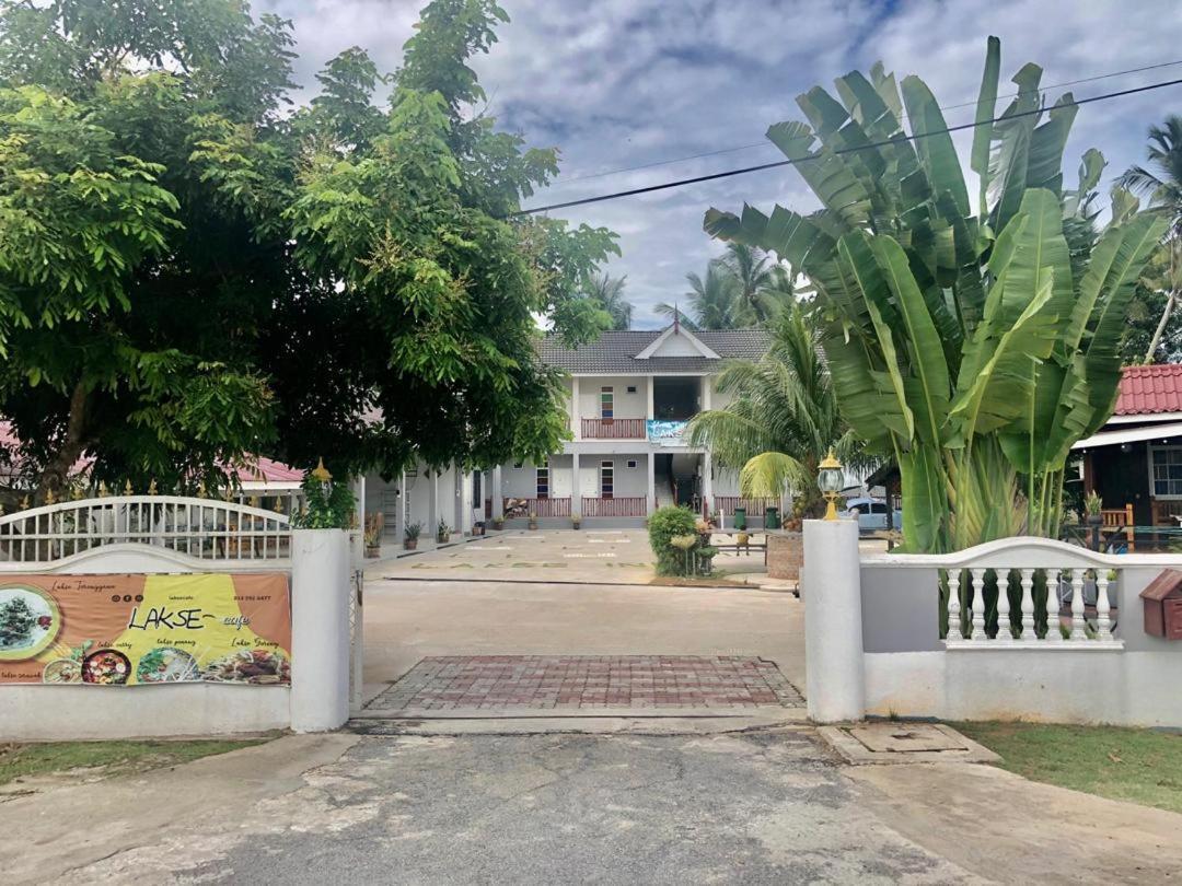 Lakse Inn Homestay Kampong Pengkalan Maras Exteriör bild